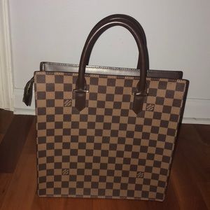 louis-vuitton-damier-ebene-canvas-venice-sac plat